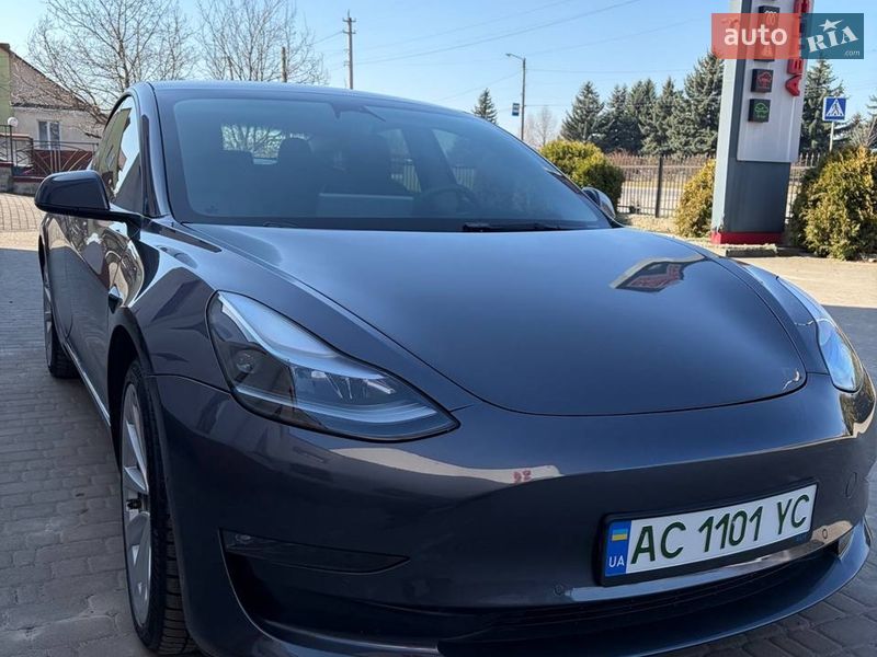 Седан Tesla Model 3 2022 в Луцьку
