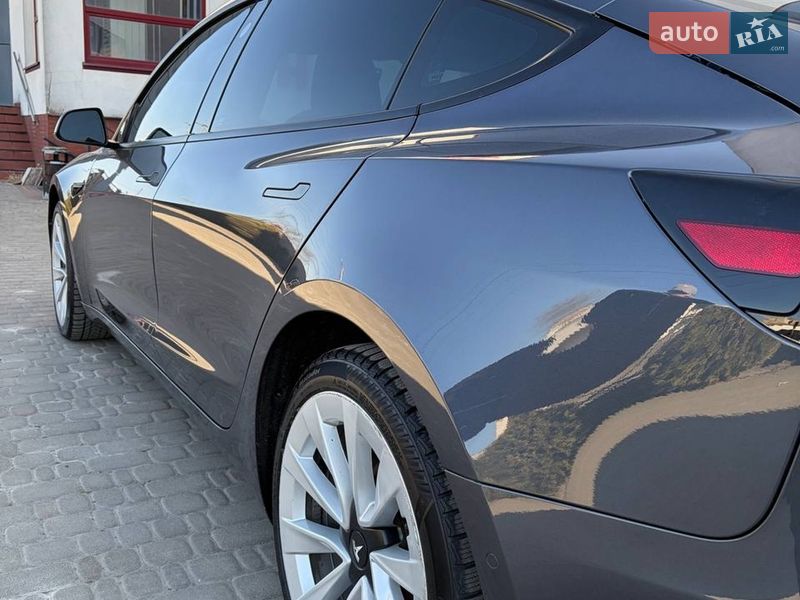 Седан Tesla Model 3 2022 в Луцьку
