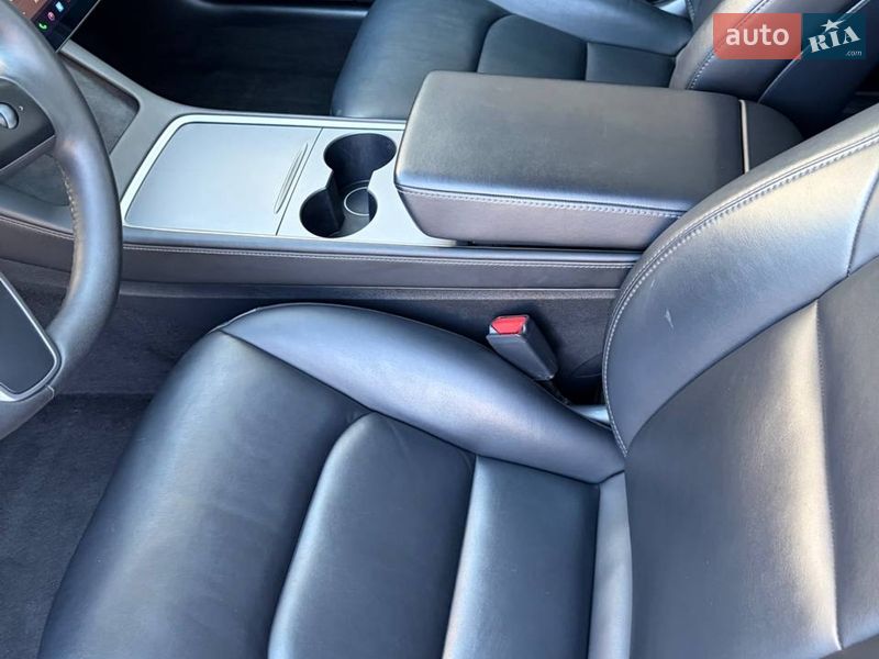 Седан Tesla Model 3 2022 в Луцьку