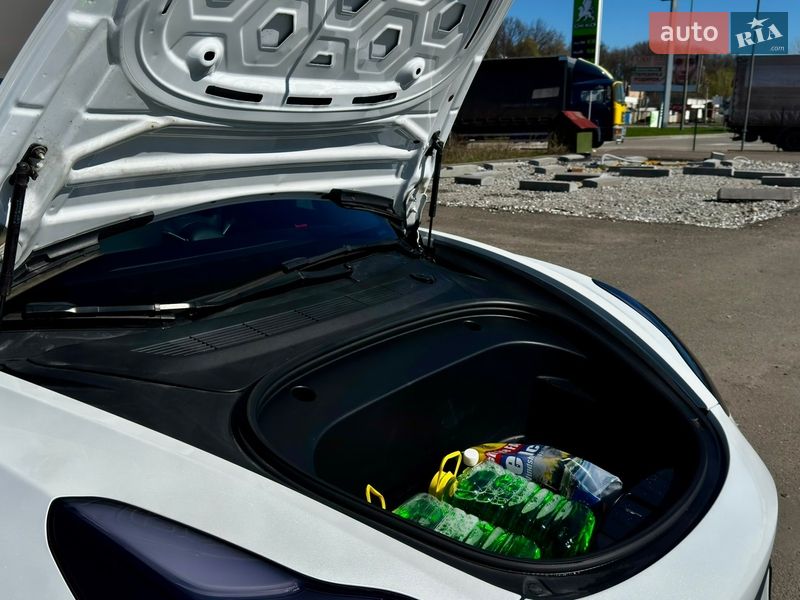Седан Tesla Model 3 2022 в Киеве