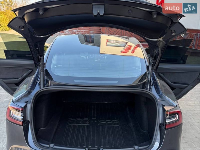 Седан Tesla Model 3 2022 в Луцьку