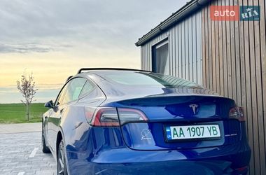 Седан Tesla Model 3 2022 в Києві