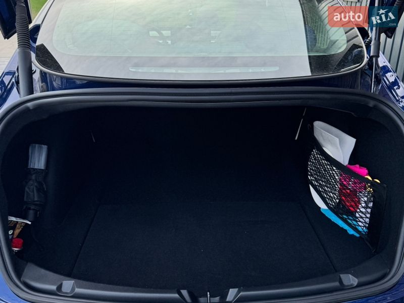 Седан Tesla Model 3 2022 в Киеве