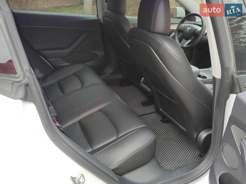 Седан Tesla Model 3 2023 в Полтаві фото 23 Седан Tesla Model 3 2023 в Полтаві