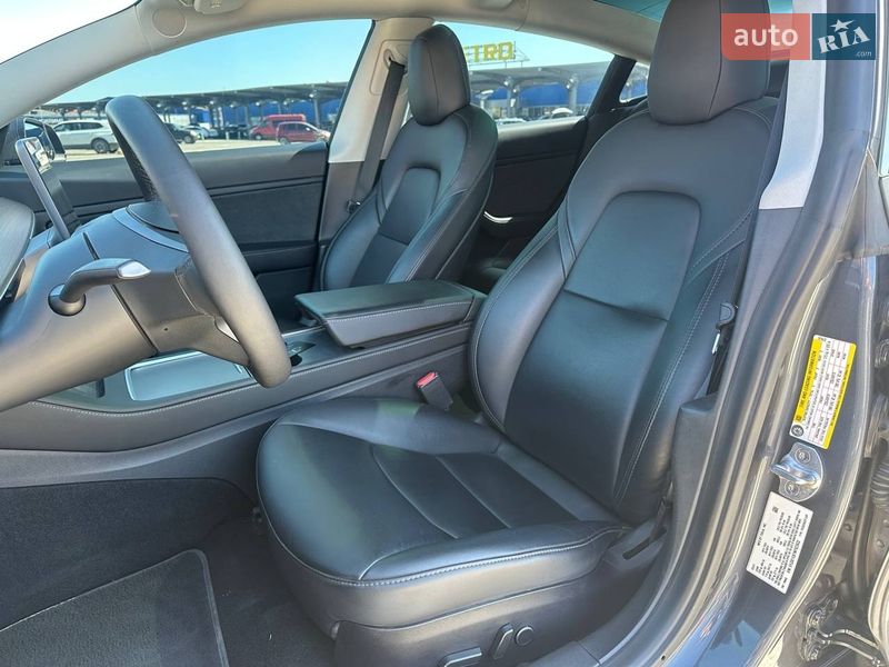 Седан Tesla Model 3 2021 в Одесі