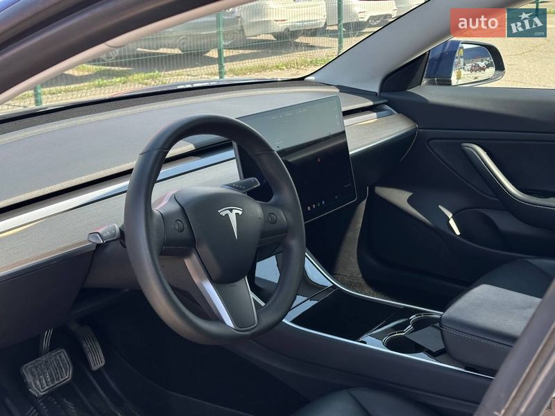 Седан Tesla Model 3 2019 в Одессе