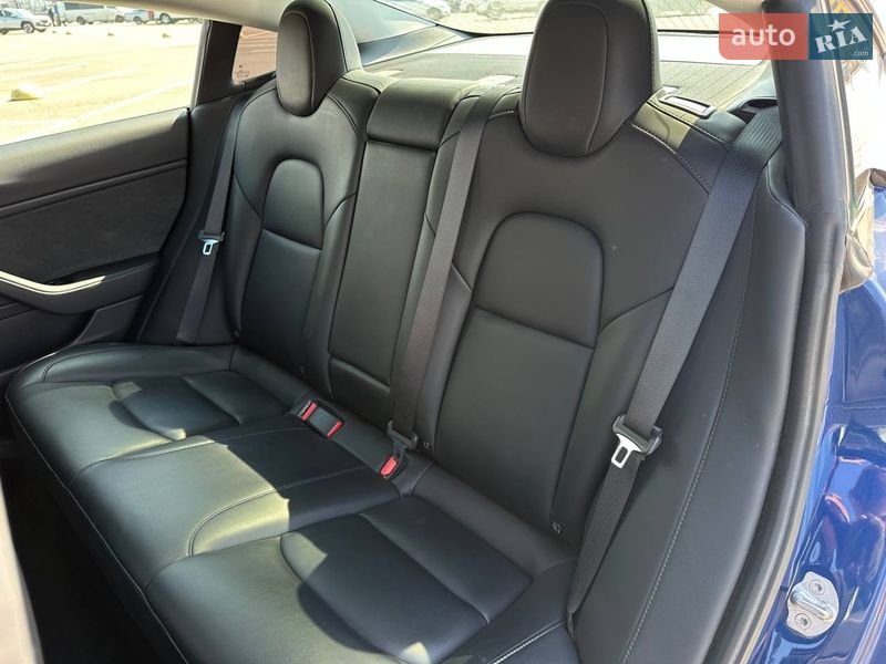 Седан Tesla Model 3 2019 в Одессе