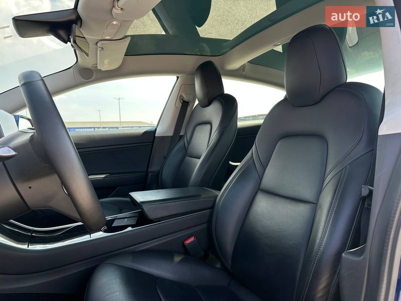 Седан Tesla Model 3 2019 в Одессе