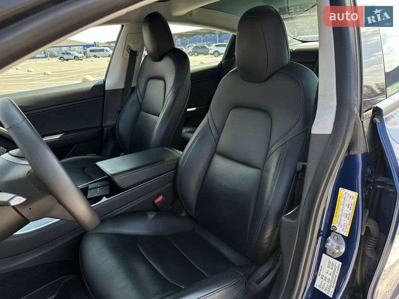 Седан Tesla Model 3 2019 в Одессе