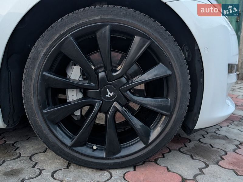 Седан Tesla Model 3 2019 в Киеве фото 18 Седан Tesla Model 3 2019 в Киеве