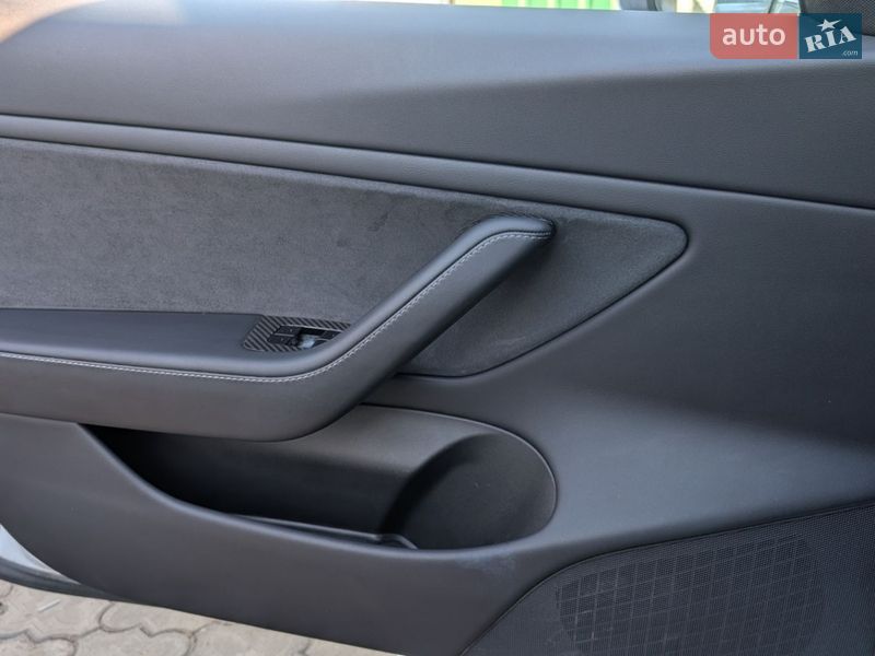 Седан Tesla Model 3 2019 в Киеве фото 29 Седан Tesla Model 3 2019 в Киеве