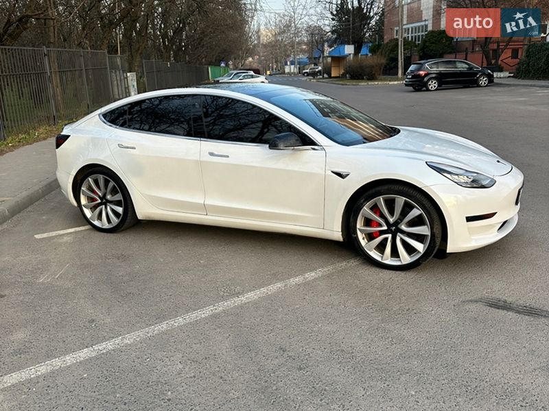 Седан Tesla Model 3 2019 в Одессе