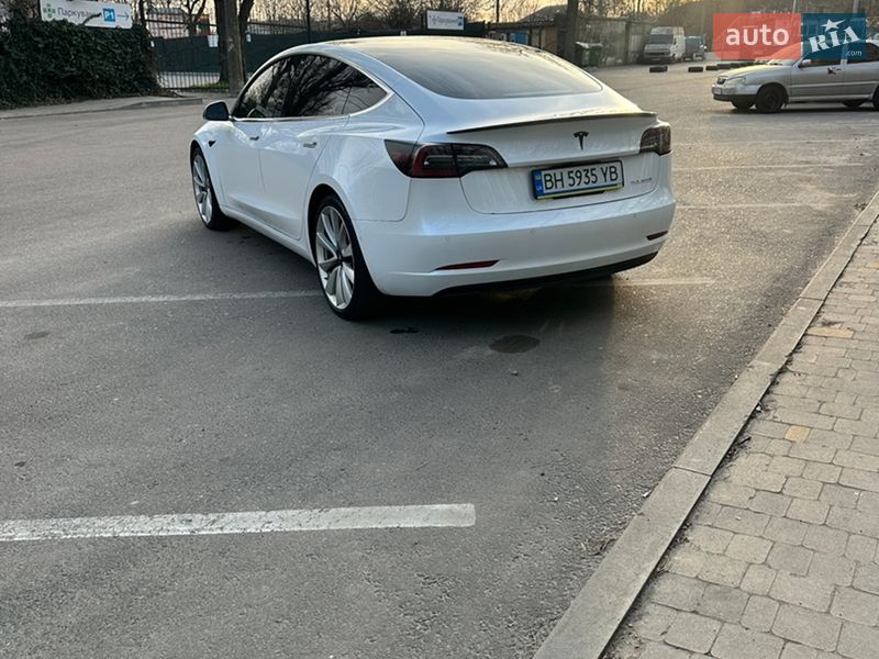 Седан Tesla Model 3 2019 в Одессе