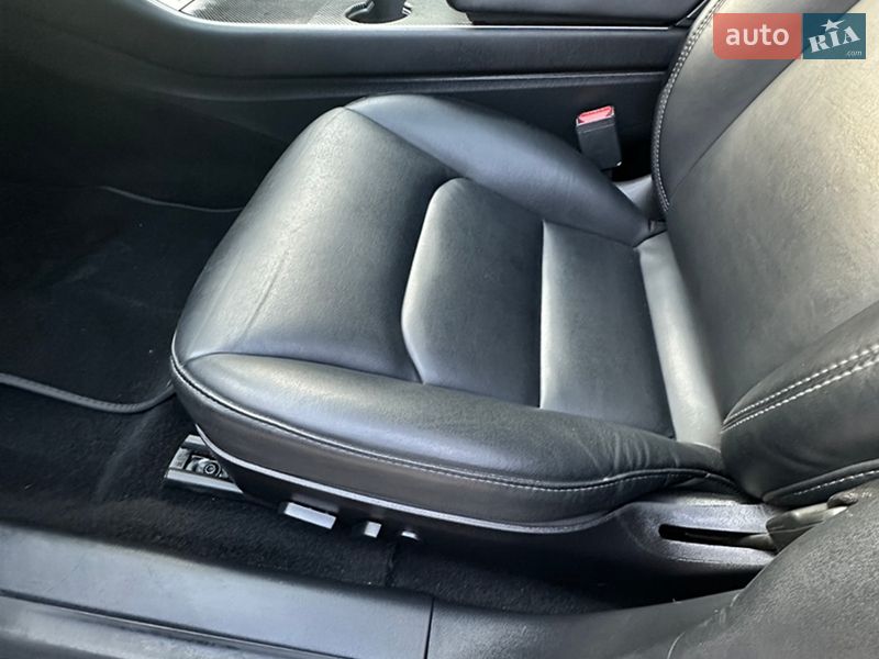 Седан Tesla Model 3 2019 в Одесі