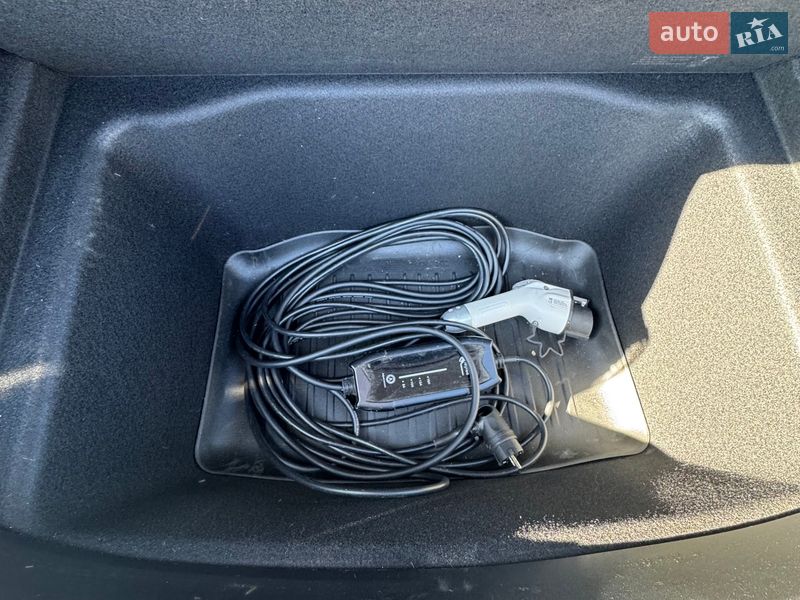 Седан Tesla Model 3 2022 в Києві фото 20 Седан Tesla Model 3 2022 в Києві