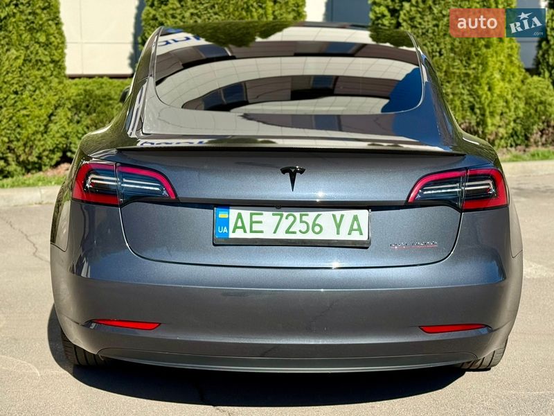 Седан Tesla Model 3 2023 в Дніпрі