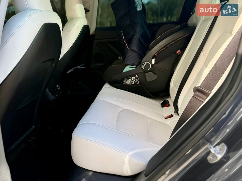 Седан Tesla Model 3 2023 в Дніпрі