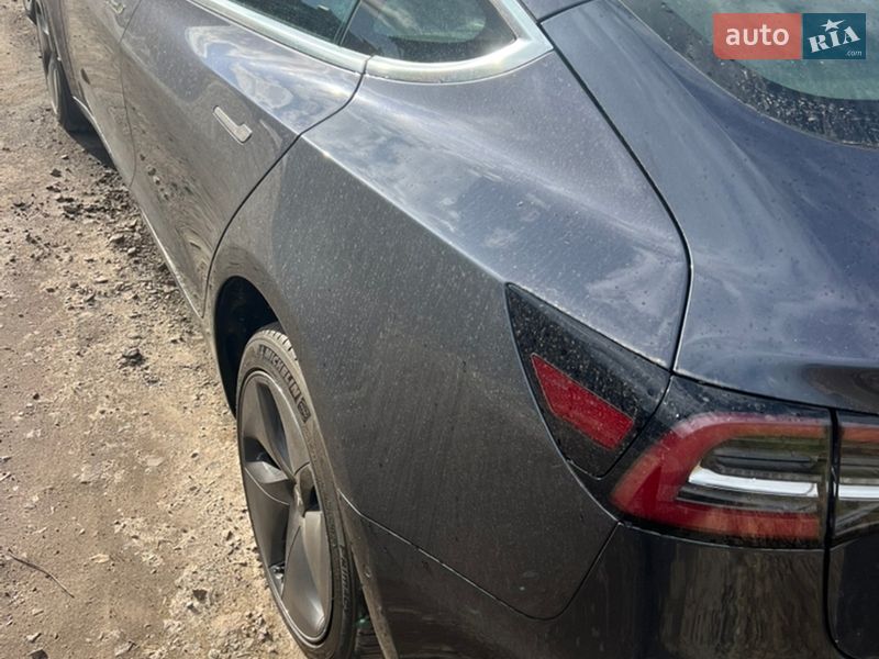 Седан Tesla Model 3 2018 в Львові