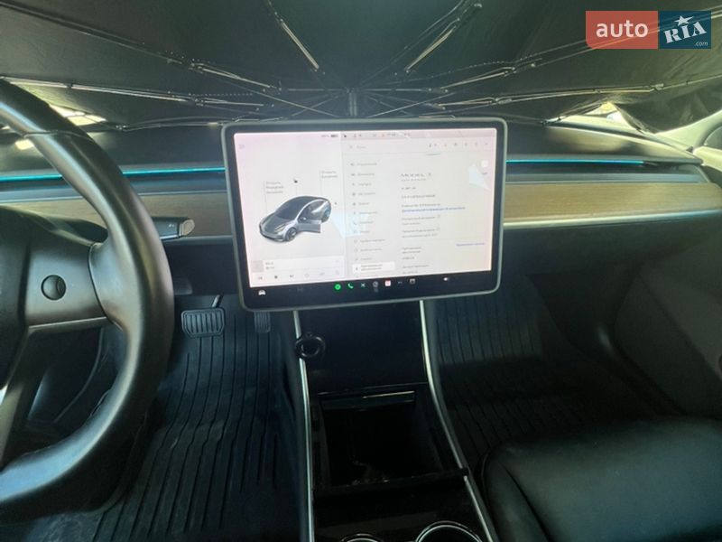Седан Tesla Model 3 2018 в Львові