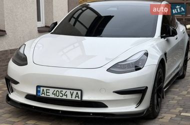 Седан Tesla Model 3 2021 в Запоріжжі