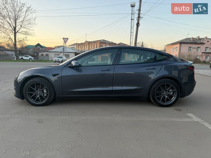 Седан Tesla Model 3 2023 в Киеве