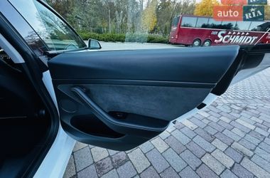 Седан Tesla Model 3 2021 в Виннице