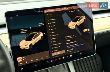 Седан Tesla Model 3 2021 в Виннице