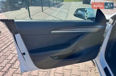 Седан Tesla Model 3 2022 в Рівному