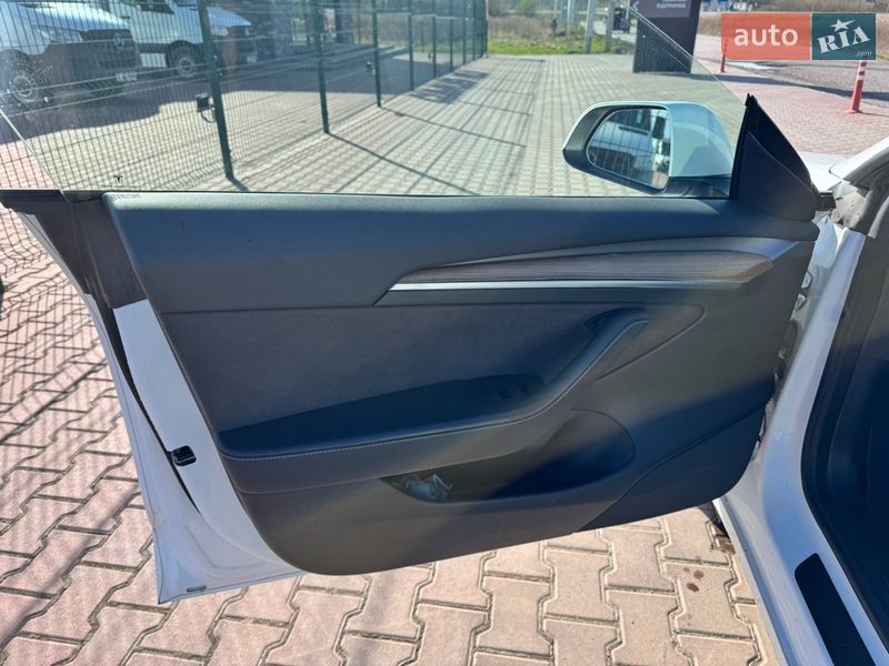 Седан Tesla Model 3 2022 в Рівному фото 17 Седан Tesla Model 3 2022 в Рівному