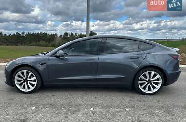 Седан Tesla Model 3 2018 в Ровно