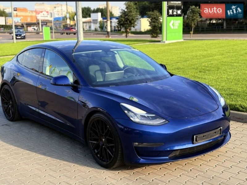Седан Tesla Model 3 2019 в Житомирі