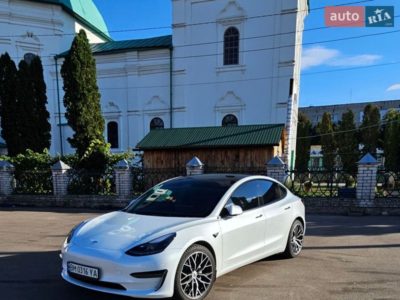 Седан Tesla Model 3 2023 в Глухове