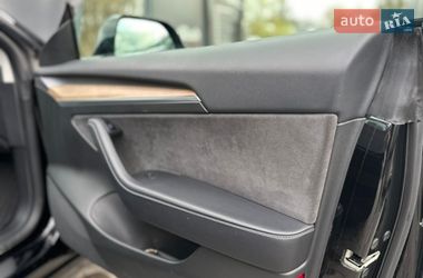 Седан Tesla Model 3 2022 в Львове