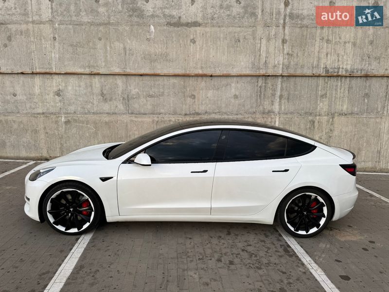 Седан Tesla Model 3 2021 в Одессе
