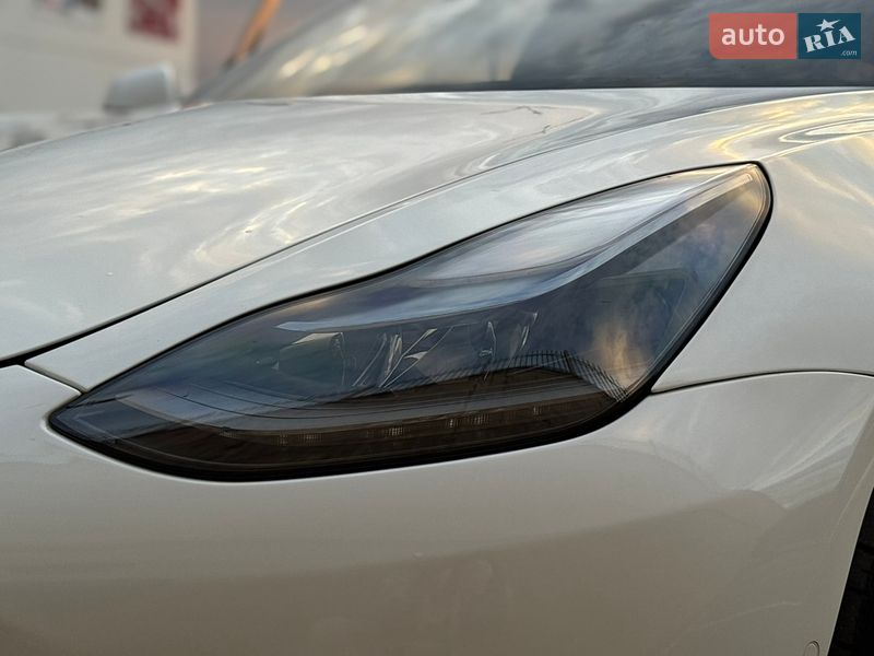 Седан Tesla Model 3 2021 в Одессе