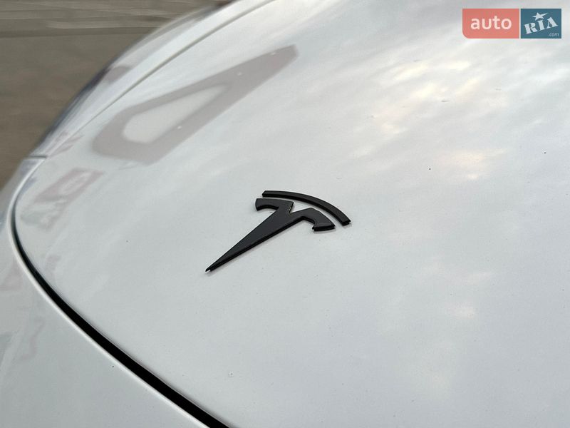 Седан Tesla Model 3 2021 в Одессе