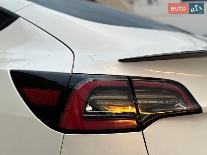 Седан Tesla Model 3 2021 в Одессе