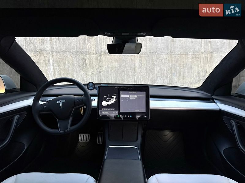 Седан Tesla Model 3 2021 в Одессе