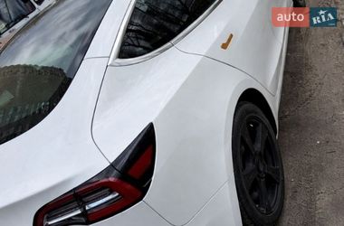Седан Tesla Model 3 2020 в Києві