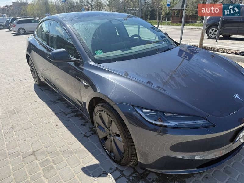 Tesla Model 3 2025