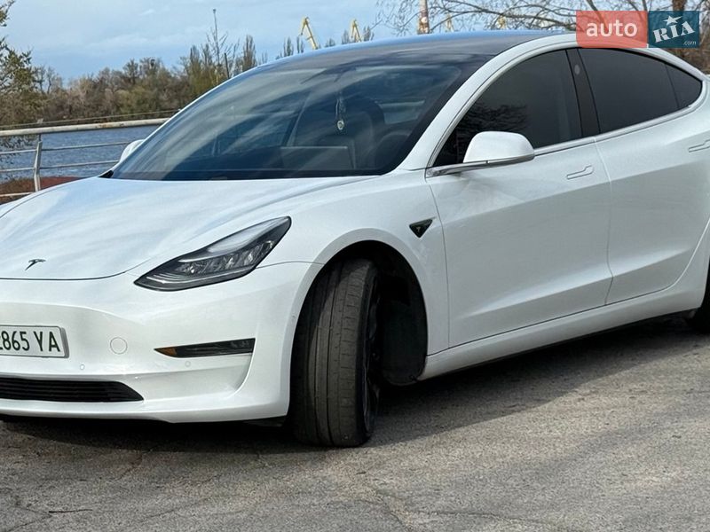 Седан Tesla Model 3 2019 в Днепре