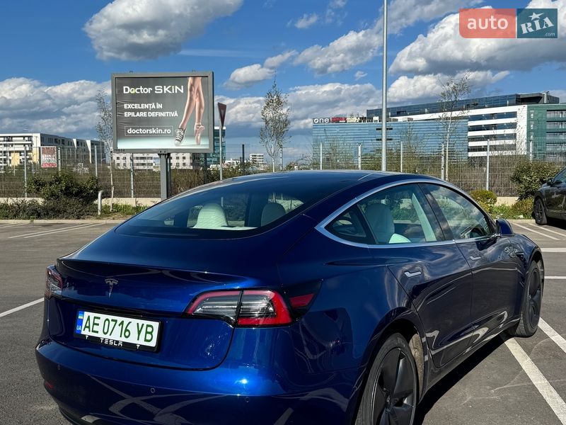 Седан Tesla Model 3 2019 в Одессе