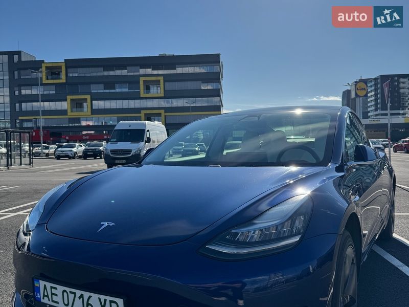 Седан Tesla Model 3 2019 в Одессе