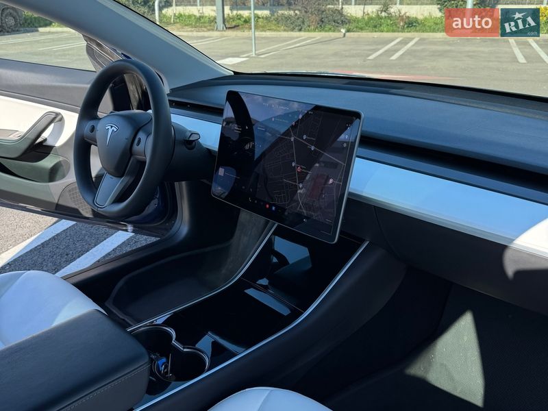 Седан Tesla Model 3 2019 в Одессе