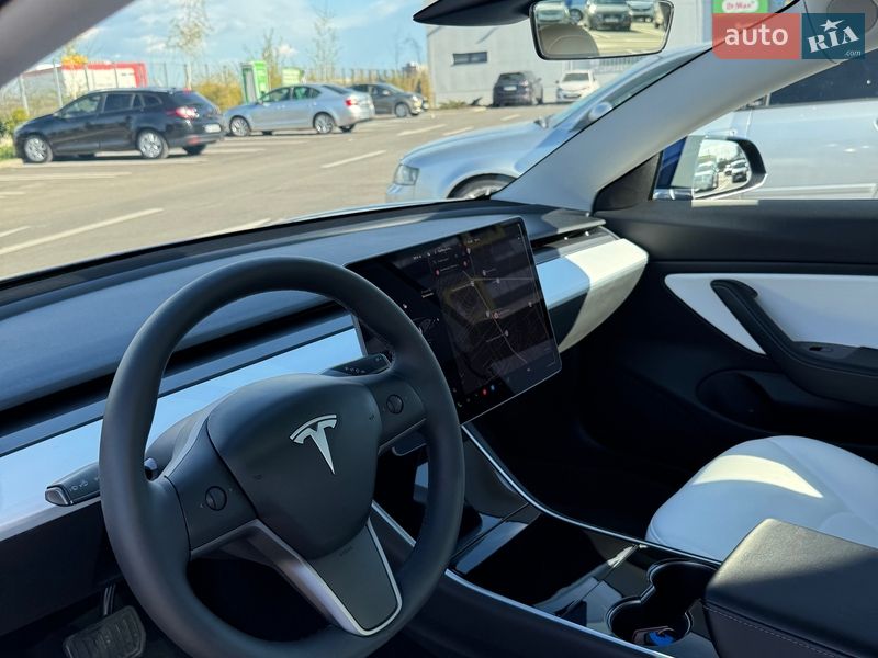 Седан Tesla Model 3 2019 в Одессе