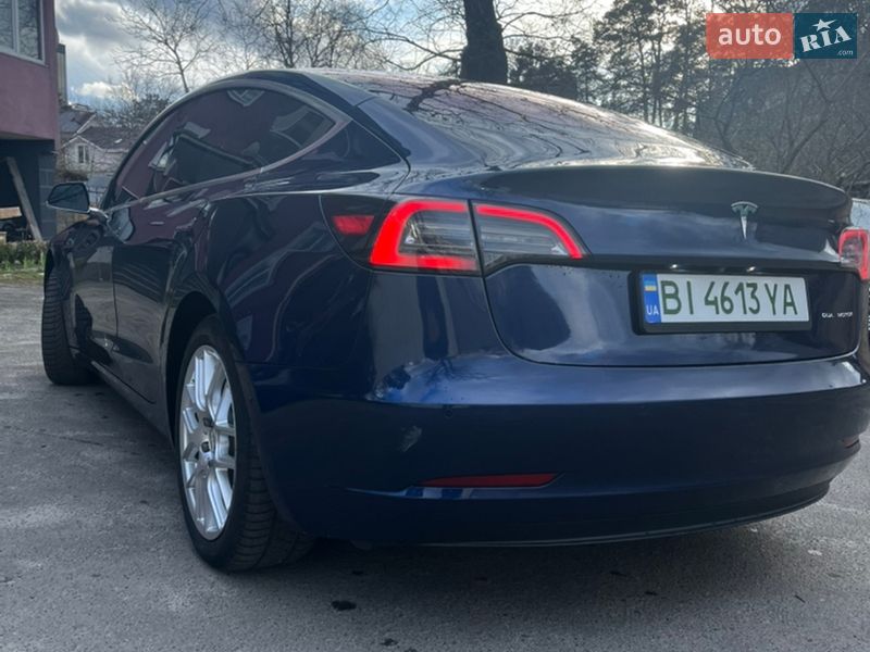 Седан Tesla Model 3 2018 в Ирпене