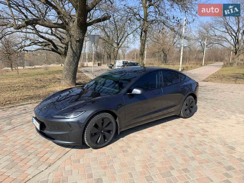 Седан Tesla Model 3 2024 в Кропивницком