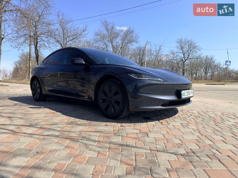 Седан Tesla Model 3 2024 в Кропивницком