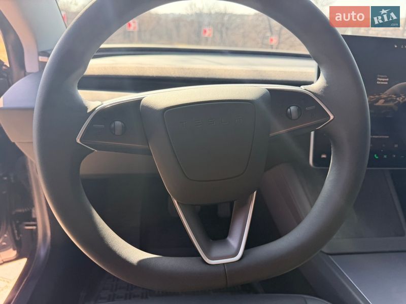 Седан Tesla Model 3 2024 в Кропивницком