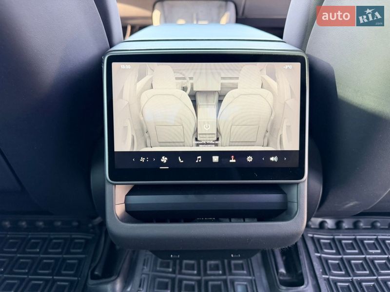 Седан Tesla Model 3 2024 в Кропивницком